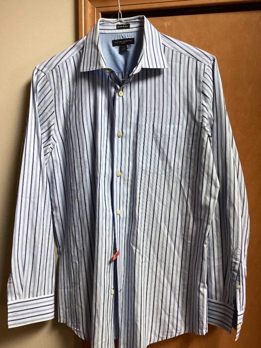 Banana Republic “Woven in Italy” men’s dress shirt 15-15.5 blue stripe